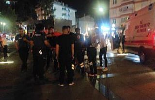 Kovaladığı genci kentin göbeğinde bıçakladı