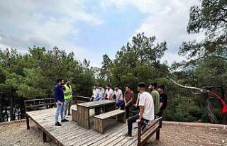 Kozan’da gençler doğa temizliği yaptı