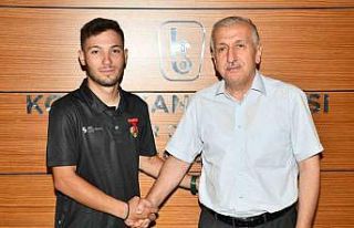 KSO Başkanı Büyükeğen Avrupa ikincisi olan bisikletçiyi...