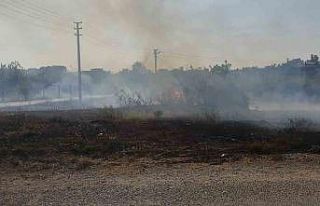 Kuru ot ve çalılık yangını kısa sürede söndürüldü