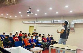 Kütahya’da “Bilinçli ve güvenli internet kullanımı,...