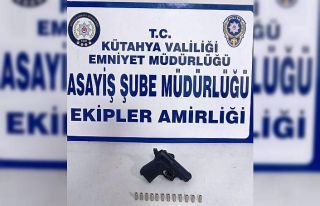 Kütahya’da polis bir kişinin aracında ruhsatsız...
