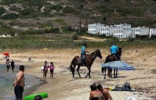 Kuzey Ege’nin turizm merkezi Bozcaada’da atlı...