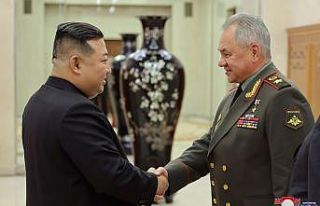 Kuzey Kore Lideri Kim, Rus Bakan Şoygu’ya yeni...