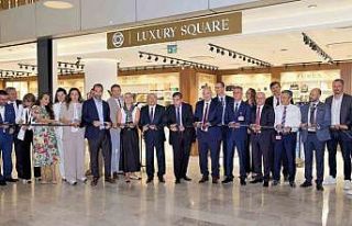 Luxury Square ve Old Bazaar mağazası Dalaman Havalimanı’nda...