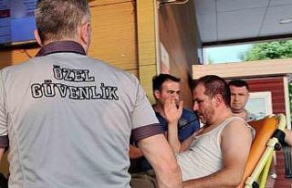 Maddi hasarlı kazanın ardından tekmeli yumruklu...