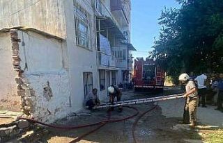 Makilik alanda çıkan yangın eve sıçradı