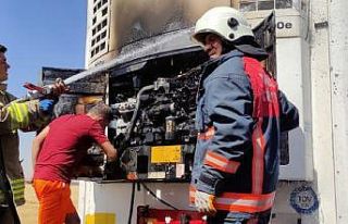 Mardin’de dondurma yüklü tırda yangın
