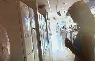 Mardin’de sıcaktan bunalan vatandaşlar vantilatöre...