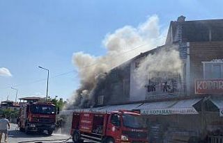 Markette çıkan yangın maddi hasara neden oldu
