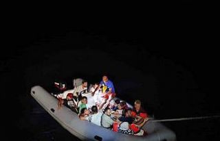 Marmaris’te 14 düzensiz göçmen kurtarıldı