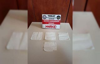 Mendile emdirilmiş uyuşturucuyla yakalandı