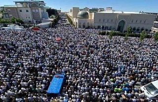 Menzil grubunun liderini son yolculuğuna 250 bin...