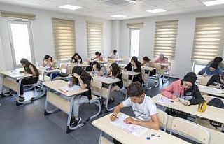 Mersin Büyükşehirin kurs merkezlerinde 18 öğrenci...