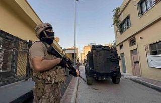Mersin’de DEAŞ’a şafak operasyonu: 6 gözaltı...