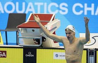 Michael Phelps’in 15 yıllık dünya rekorunu Leon...