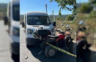 Minibüs ile çarpışan ATV’nin sürücüsü hayatını...