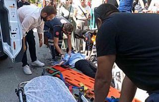 Motosiklet yayaya çarptı: 2 yaralı