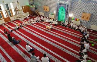 Müftüden Kur’an kursu öğrencilerine aşure ikramı