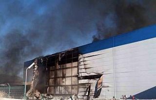 Muğla’da lojistik firmasına ait depoda yangın...