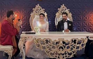 Muhammed ve Gülşen Deniz Çiftini mutlu günlerinde...