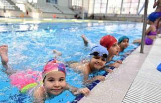 Muratpaşa’da yüzme bilmeyen çocuk kalmayacak