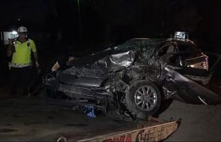 Muş’ta hafif ticari araç ile otomobil çarpıştı:...