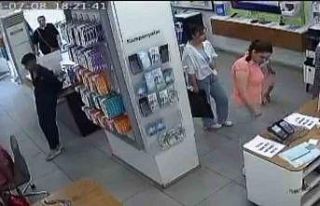 Müşteri gibi gelip cep telefonu çaldı, o anlar...