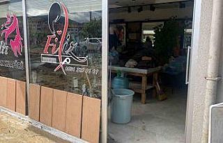 Müşterilerini kurtardı, kendisini ise sel sularından...