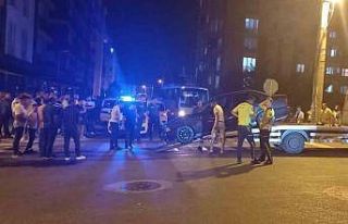 Namaz kılmaya giden gözleri görmeyen adama otomobil...