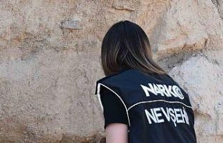 Narkotik ekipleri uyuşturucu tacirlerine göz açtırmıyor