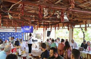 Nazilli Ticaret Odası yönetimi Karacasulu üyeleri...