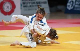 Nefesleri kesen judo şampiyonasında madalyalar sahiplerini...