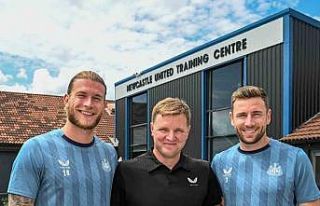 Newcastle United, Loris Karius ve Paul Dummett’in...