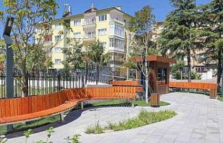 Niğde Belediyesi’nden Parklara Büfe Kütüphane