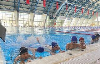Niğde’de 15 bin Kişiye Yüzme Öğretildi