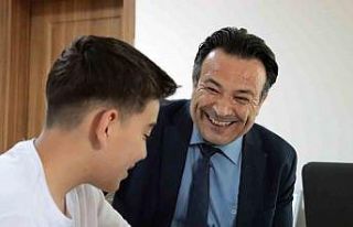 Öğretmenler öğrencilerin geleceği için mesaide