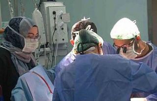 Organ naklinde 10 saatlik operasyon: 3 ameliyat peş...