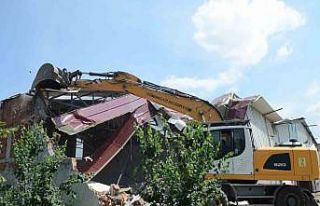 Osmangazi kaçak ve metruk yapılardan temizleniyor