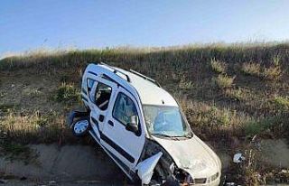 Otomobil ile hafif ticari araç çarpıştı: 7 yaralı