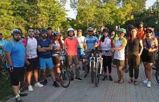 Otomobilin çarpması sonucu hayatını kaybeden bisikletli...