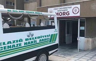 Otomobilin çarptığı 13 yaşındaki kız hayatını...