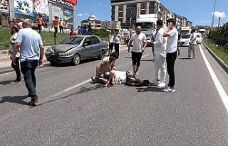 Otomobilin çarptığı motosiklet sürücüsü ağır...