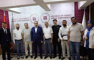 Rektör Göktaş başaralı akademisyenleri ödüllendirdi