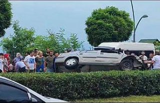 Rize’de tır otomobile çarptı: 7 yaralı