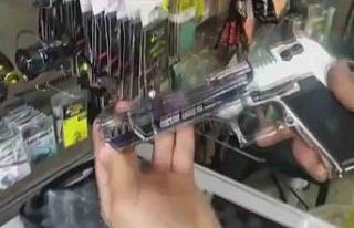 Ruhsatsız silahları piyasaya süremeden yakalandılar