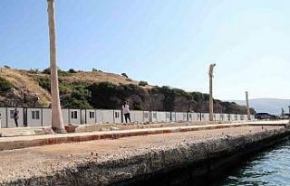 Sahildeki 22 konteyneri belediye ekipleri kaldırdı