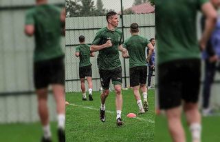 Sakaryaspor, yeni sezon hazırlıklarını sağanak...