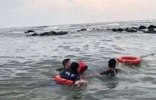 Samsun’da denizde mahsur kalan 3 kişi kurtarıldı
