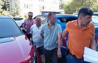 Samsun’da emlakçılar birbirlerinin ofisini kurşunladı:...